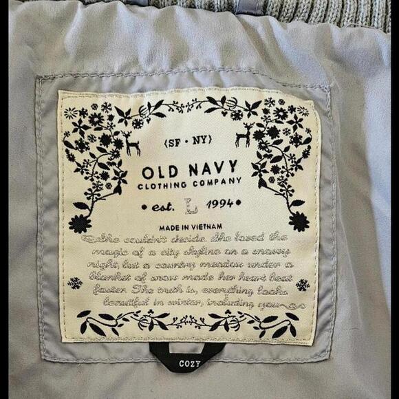 Old Navy Women's Stylish Gray Jacket with High Neck and Quilted Hearts Large - Picture 2 of 10